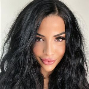 Meet your Posher, @rejuvenaskin